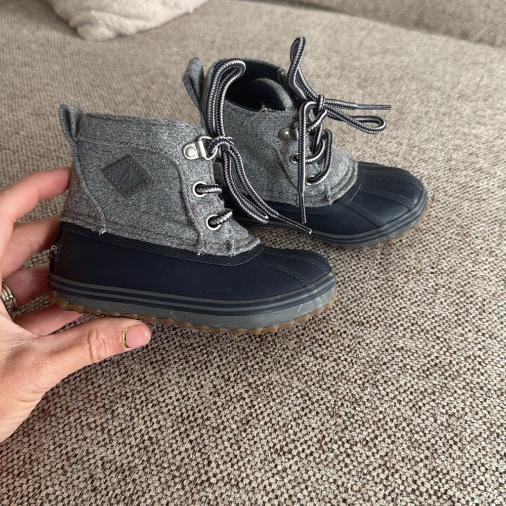 Adorable Toddler Sperry Duck Boots | Size 6  Like NEW